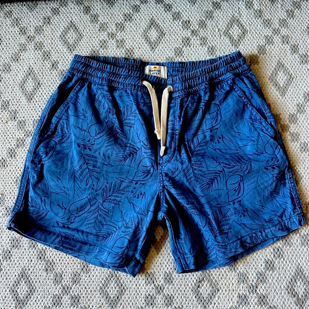 NEW Marine Layer Men's Saturday 5” Shorts Tropical Navy Blue Size Small